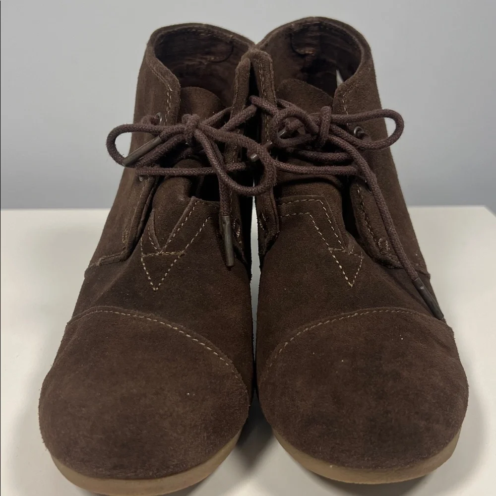 Toms Women's Chocolate Brown Suede Wedge Boots‎ Comfortable Shoes Size 9.5
